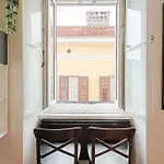 Loft Bed With Free Parking, 2 Bikes! Self Check In, Wi-fi, Ac Apartmán