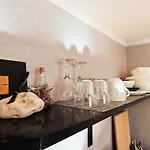 Loft Bed With Free Parking, 2 Bikes! Self Check In, Wi-fi, Ac * Pula