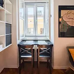 Loft Bed With Free Parking, 2 Bikes! Self Check In, Wi-fi, Ac Apartmán