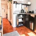 Loft Bed With Free Parking, 2 Bikes! Self Check In, Wi-fi, Ac Pula