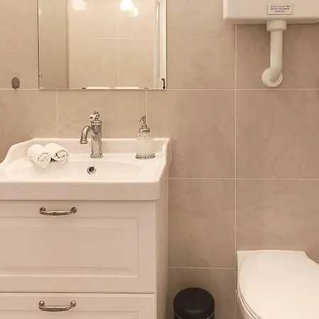 Appartement Loft Bed With Free Parking, 2 Bikes! Self Check In, Wi-fi, Ac *