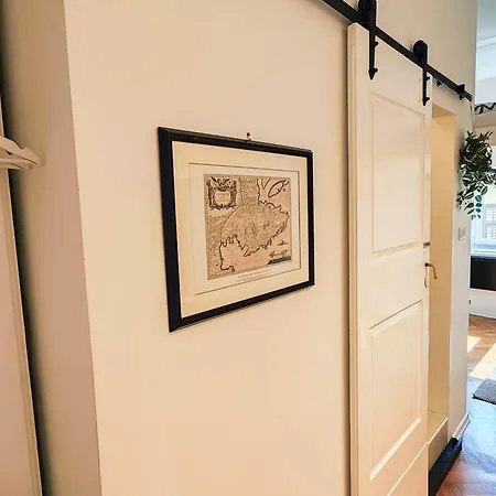 Loft Bed With Free Parking, 2 Bikes! Self Check In, Wi-fi, Ac Апартаменты *