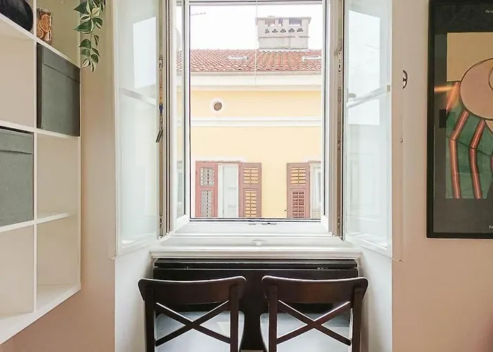 Loft Bed With Free Parking, 2 Bikes! Self Check In, Wi-fi, Ac Apartmán