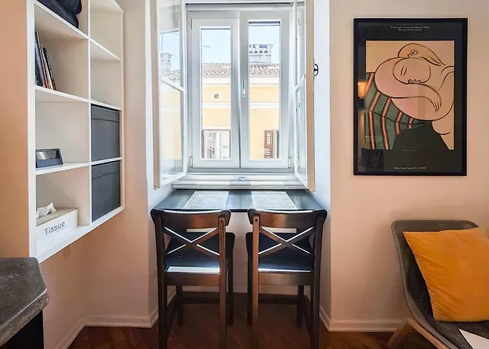 Loft Bed With Free Parking, 2 Bikes! Self Check In, Wi-fi, Ac Apartmán