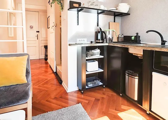 Loft Bed With Free Parking, 2 Bikes! Self Check In, Wi-fi, Ac Pula