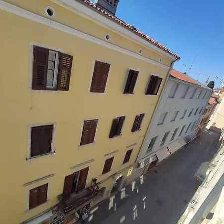 Lejlighed Loft Bed With Free Parking, 2 Bikes! Self Check In, Wi-fi, Ac Pula