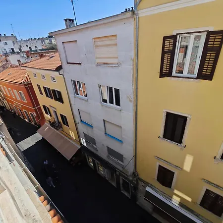 Loft Bed With Free Parking, 2 Bikes! Self Check In, Wi-fi, Ac Appartamento