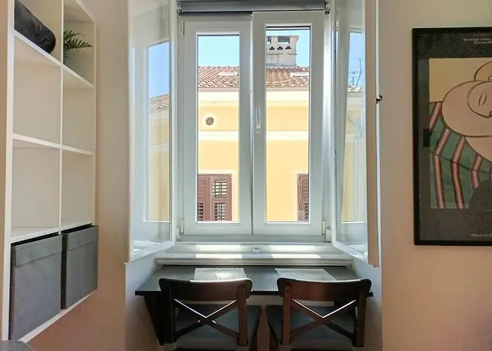 Loft Bed With Free Parking, 2 Bikes! Self Check In, Wi-fi, Ac * Pula