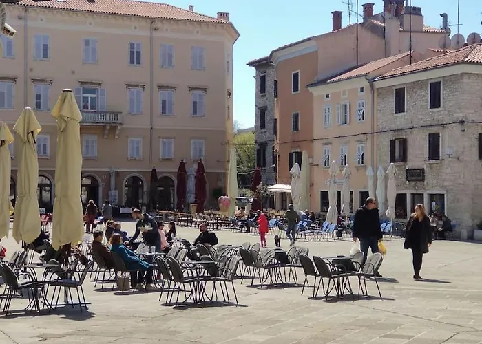 Loft Bed With Free Parking, 2 Bikes! Self Check In, Wi-fi, Ac Lejlighed Pula