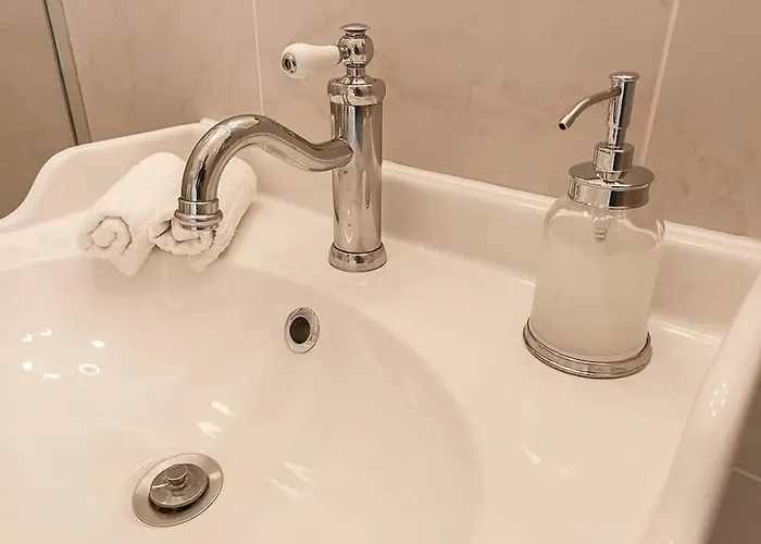 Loft Bed With Free Parking, 2 Bikes! Self Check In, Wi-fi, Ac Lejlighed *