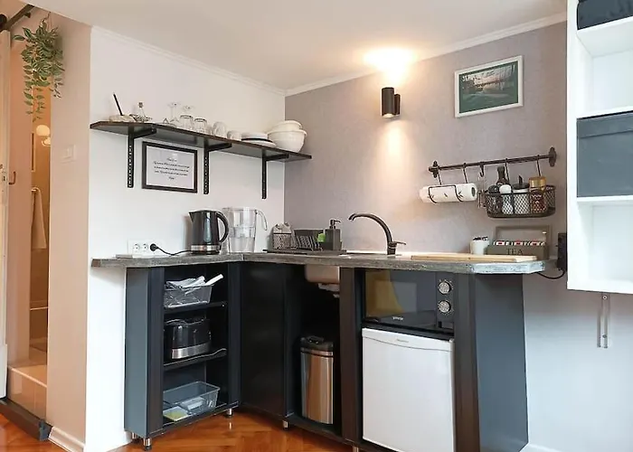 Lejlighed Loft Bed With Free Parking, 2 Bikes! Self Check In, Wi-fi, Ac