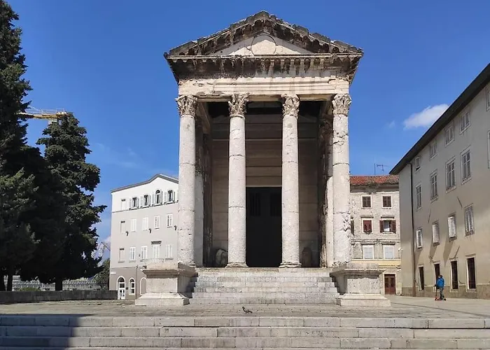 Loft Bed With Free Parking, 2 Bikes! Self Check In, Wi-fi, Ac Pula