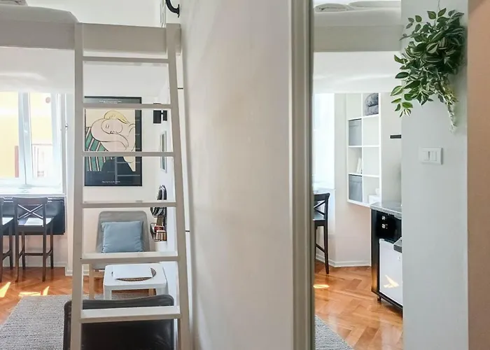 Loft Bed With Free Parking, 2 Bikes! Self Check In, Wi-fi, Ac Pola
