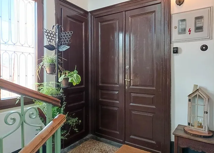 Loft Bed With Free Parking, 2 Bikes! Self Check In, Wi-fi, Ac Appartamento *