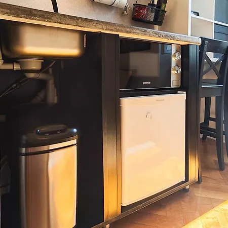 Апартаменты Loft Bed With Free Parking, 2 Bikes! Self Check In, Wi-fi, Ac *