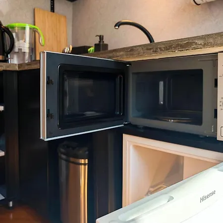 Апартаменты Loft Bed With Free Parking, 2 Bikes! Self Check In, Wi-fi, Ac *