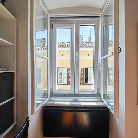 Loft Bed With Free Parking, 2 Bikes! Self Check In, Wi-fi, Ac
