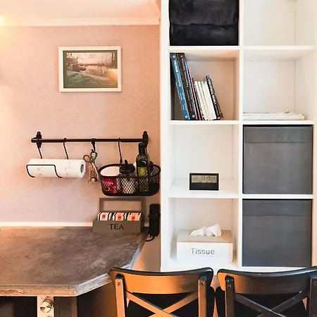 Loft Bed With Free Parking, 2 Bikes! Self Check In, Wi-fi, Ac *