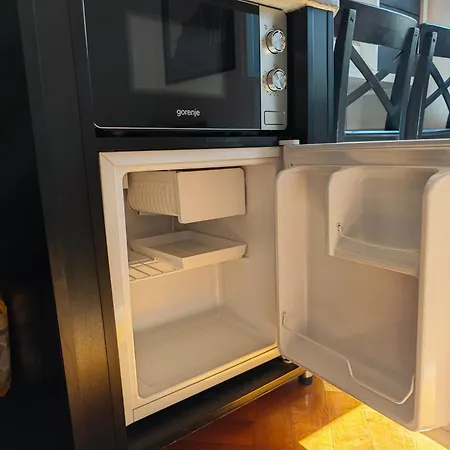 Daire Loft Bed With Free Parking, 2 Bikes! Self Check In, Wi-fi, Ac