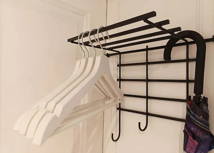 Loft Bed With Free Parking, 2 Bikes! Self Check In, Wi-fi, Ac Daire *