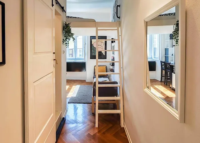 Loft Bed With Free Parking, 2 Bikes! Self Check In, Wi-fi, Ac Daire