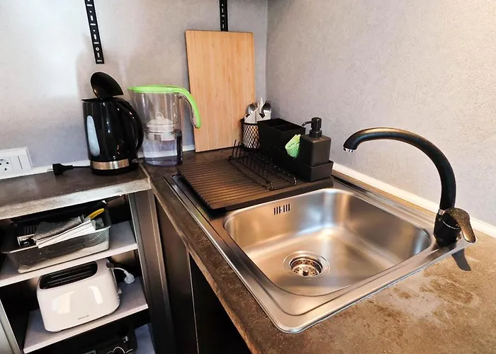 Loft Bed With Free Parking, 2 Bikes! Self Check In, Wi-fi, Ac Daire Pula